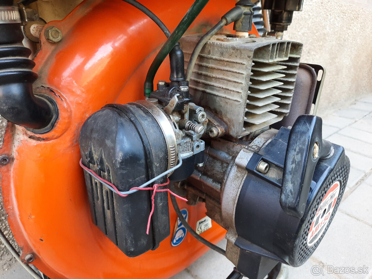 Motorový postrekovač Oleo Mac AM 150 - 4