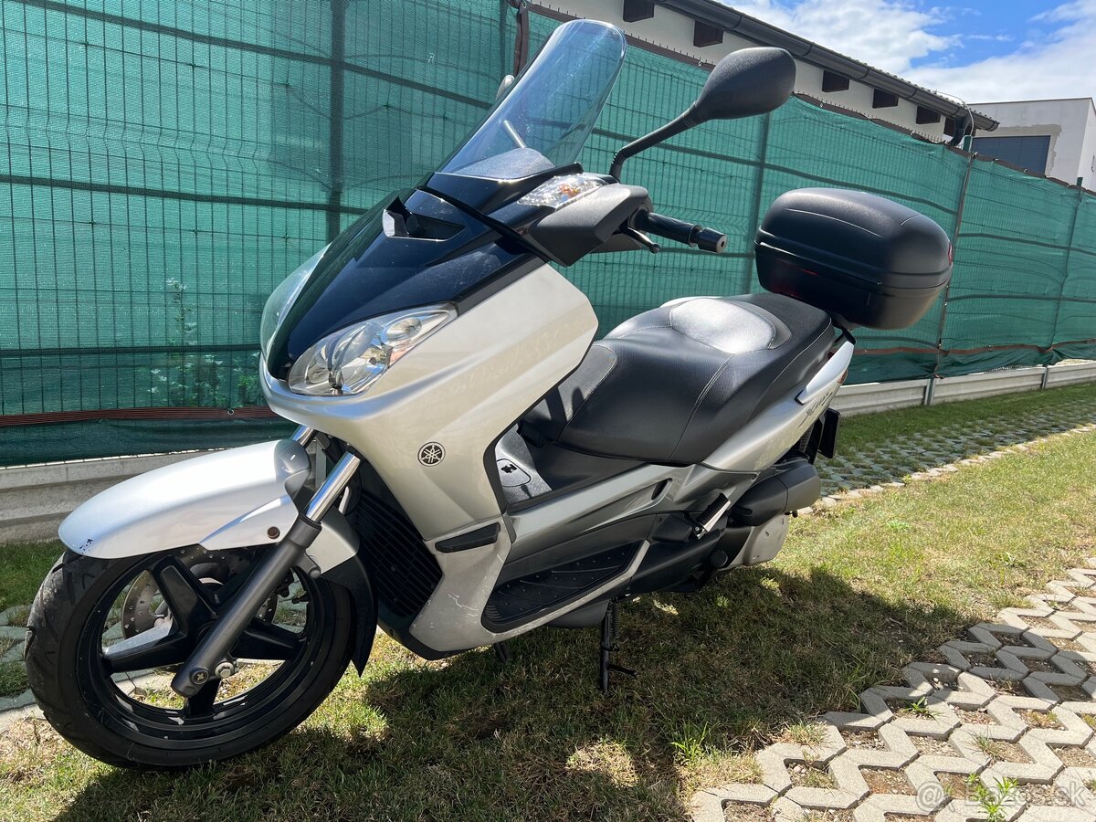 Yamaha Xmax - 4