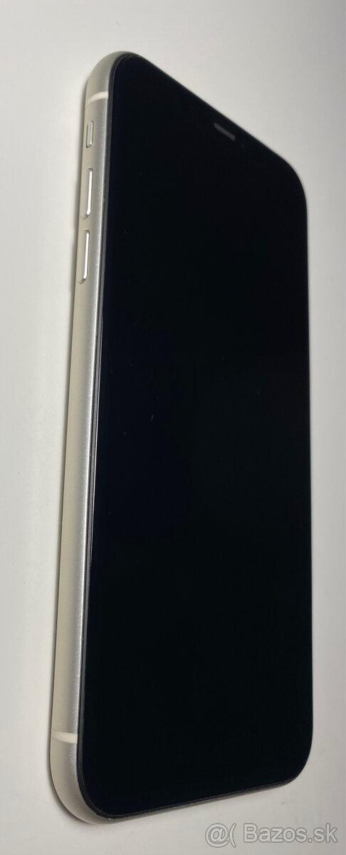 iPhone 11, batéria 84% - 4