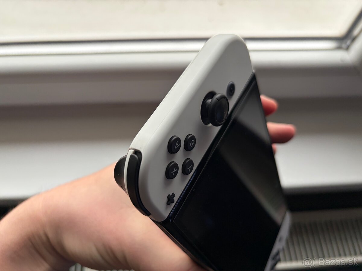 PREDÁM: Nintendo SWITCH OLED - 4