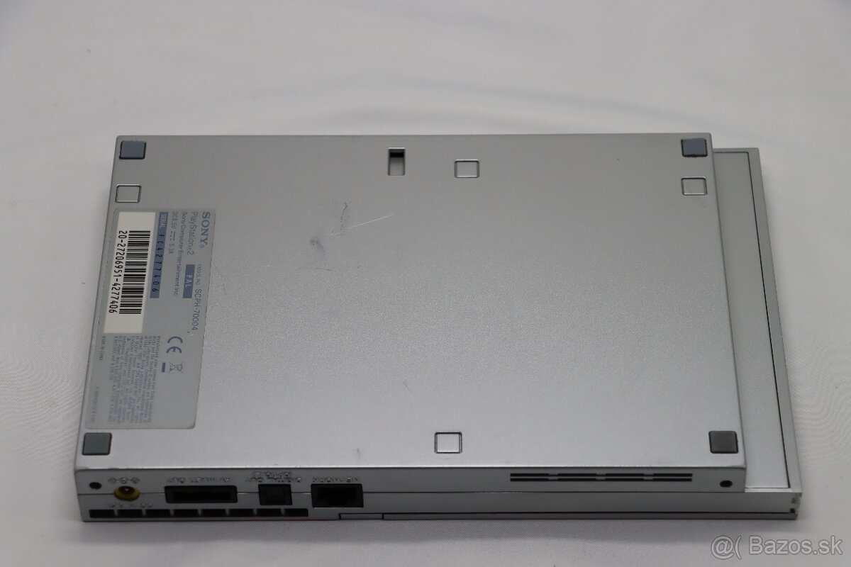 PS2 Slim SCPH-70004 silver + 2 ovládače + FMCB karta - 4
