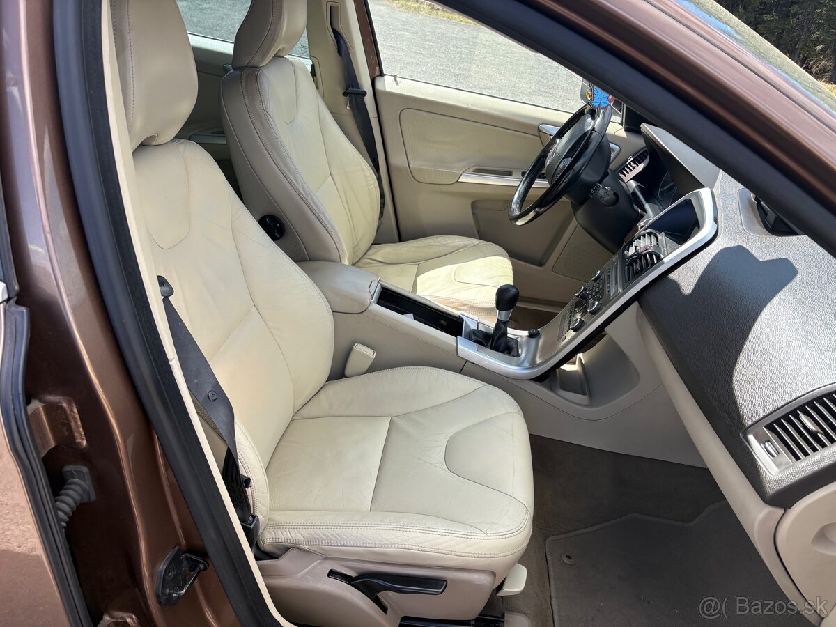 Volvo XC60 2.4 D5 4x4 222 000km - 4