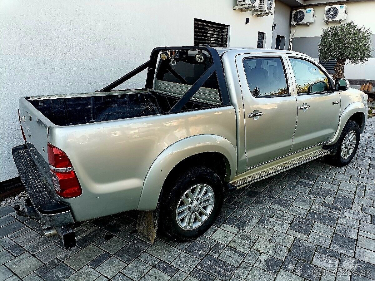 TOYOTA HILUX 2.5DI-D - PREDAJ AJ NA SPLÁTKY