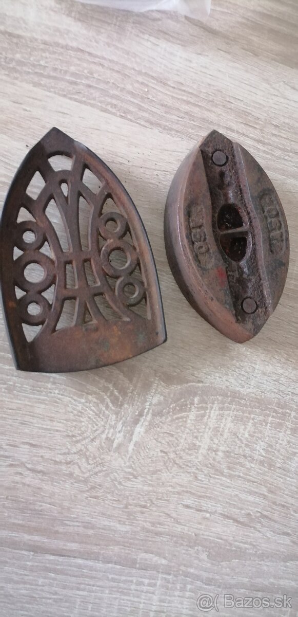 Predam starú žehličku s podstavcom. - 4