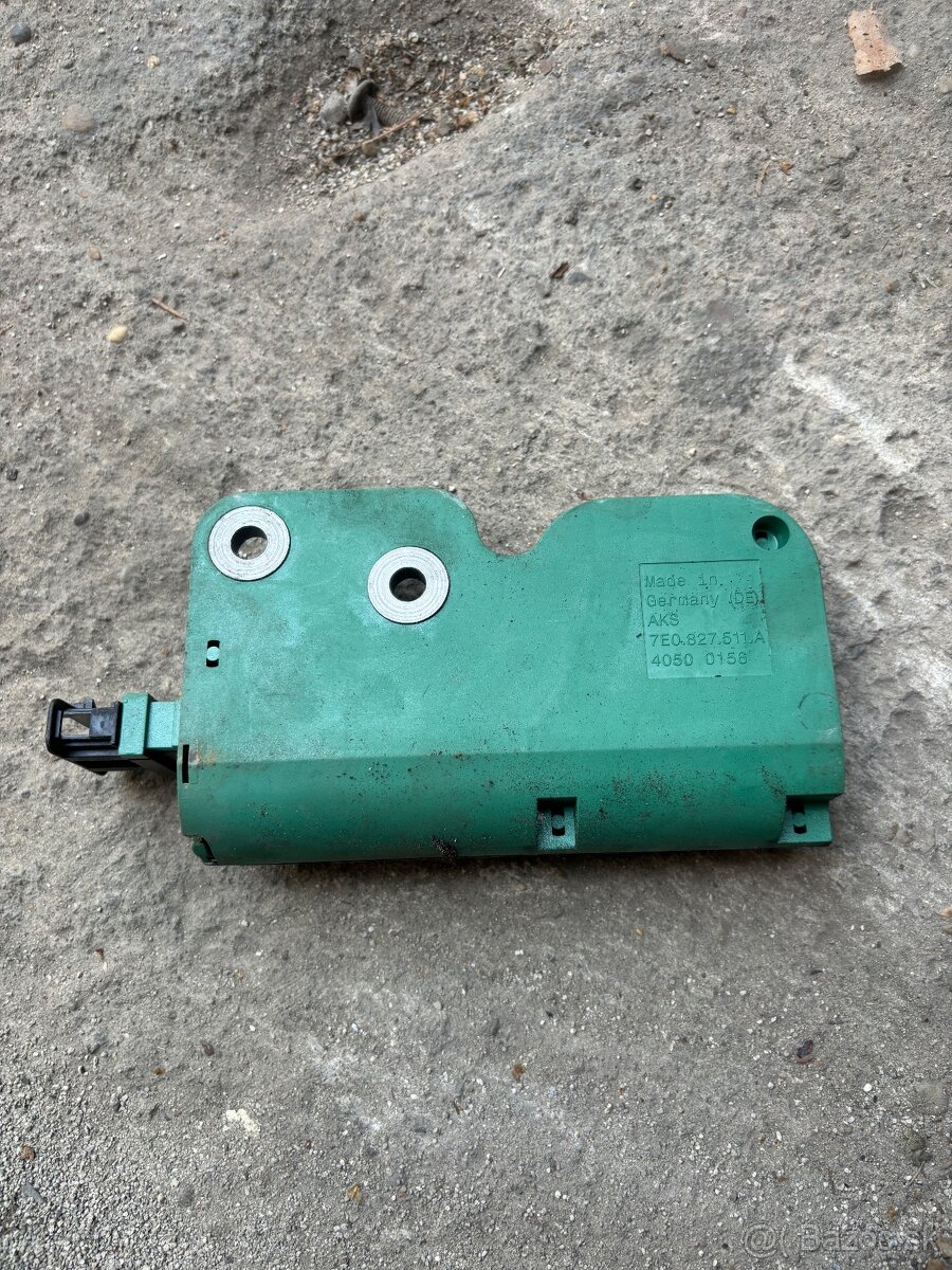 6r0827469c 3c5827469j golf passat klucka kufrovych dvery - 4