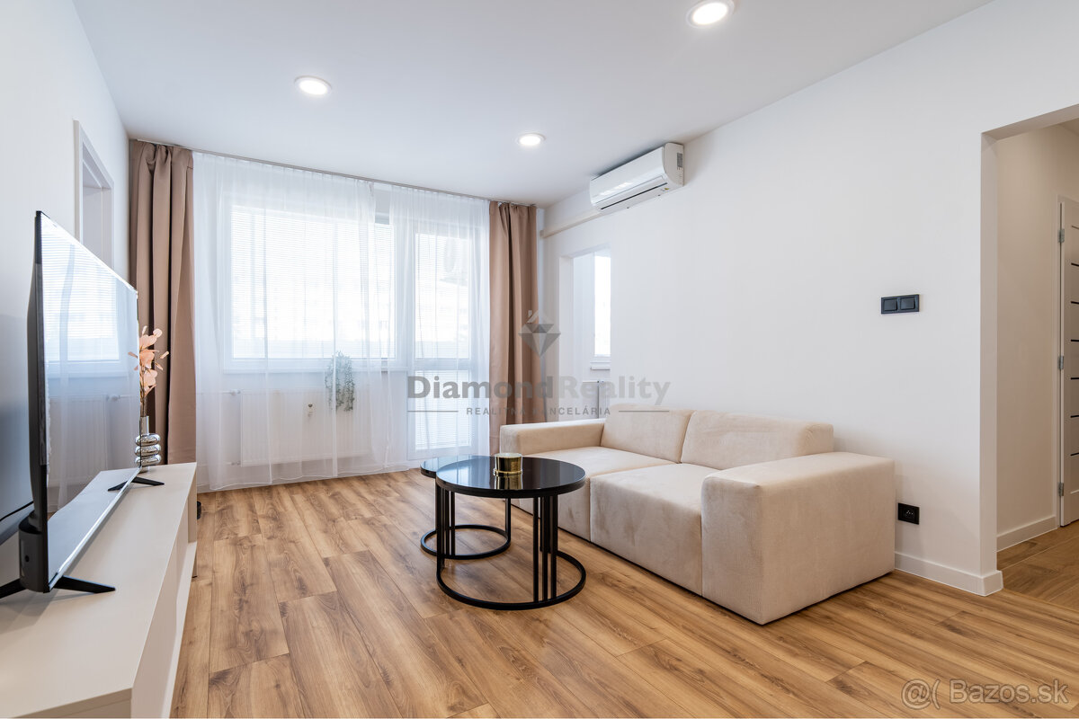 PREDANÝ - Na predaj pekný 3-izbový byt po rekonštrukcii na u - 4