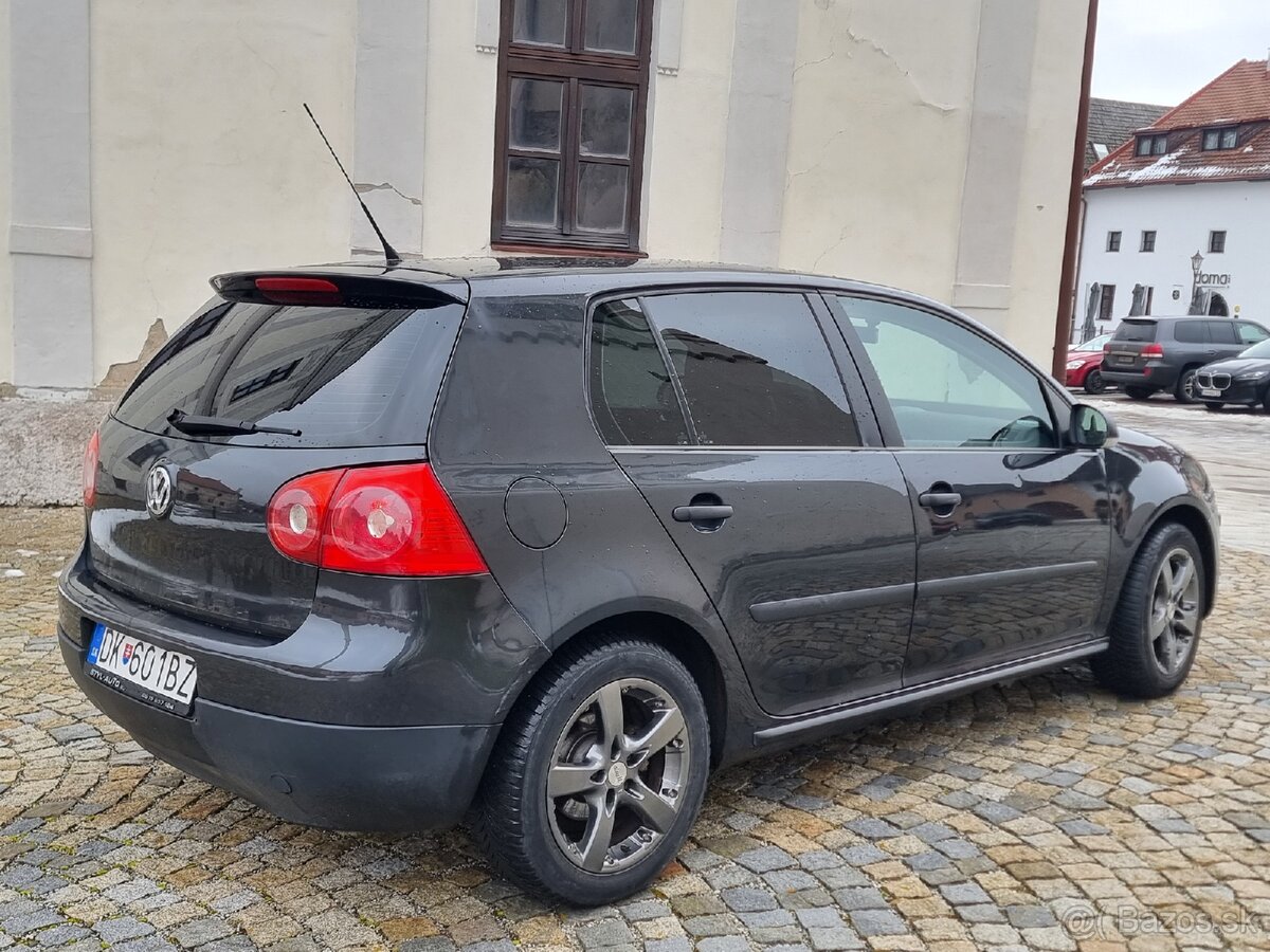 Volkswagwn Golf V 1.4i - 4