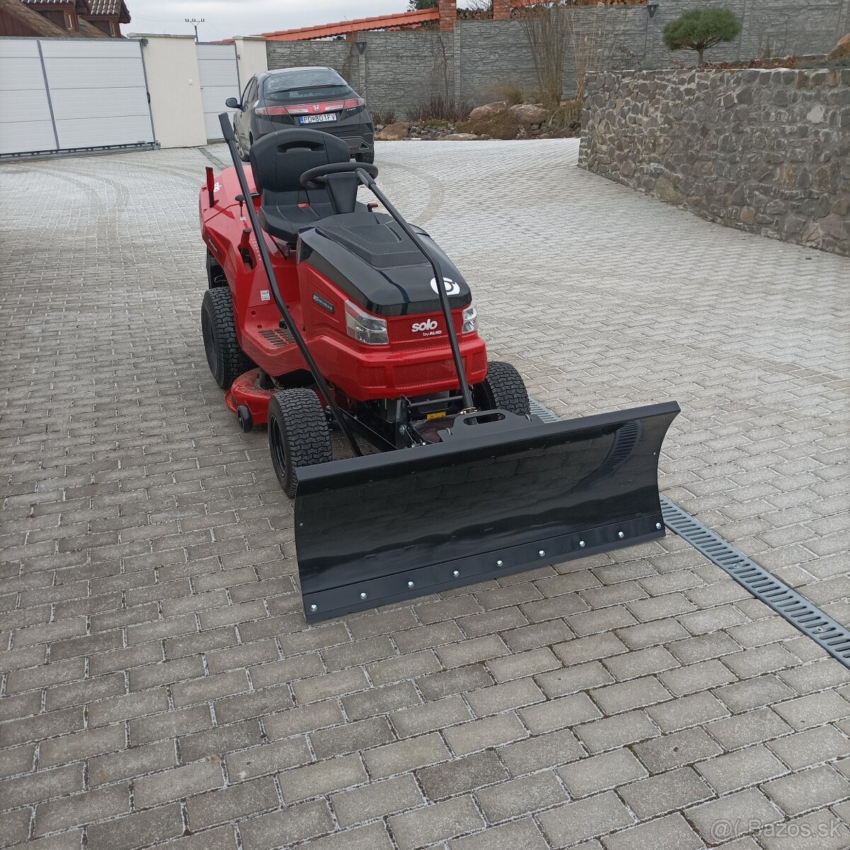 Snehová otočná radlica na kosačku - 4