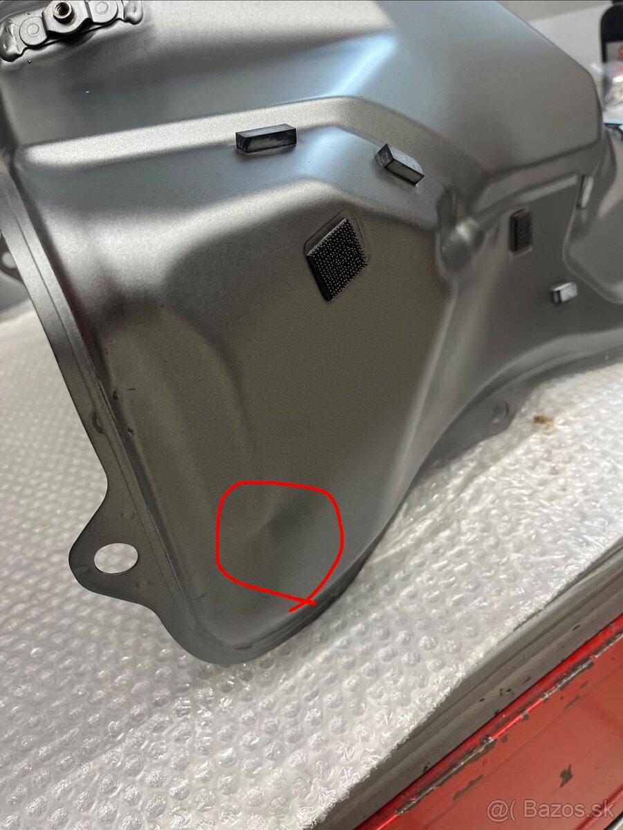 Honda NT1100 nádrž - 4