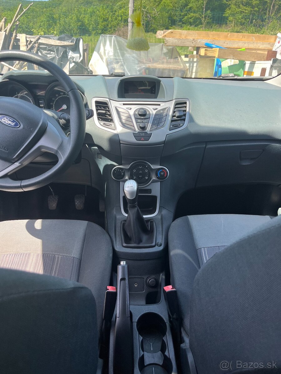 Ford Fiesta 1.25 2010 - 4