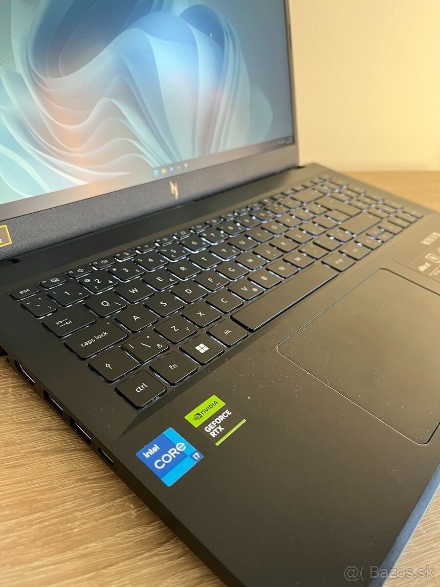 Acer Nitro ANV15-51-71Y4 - 4