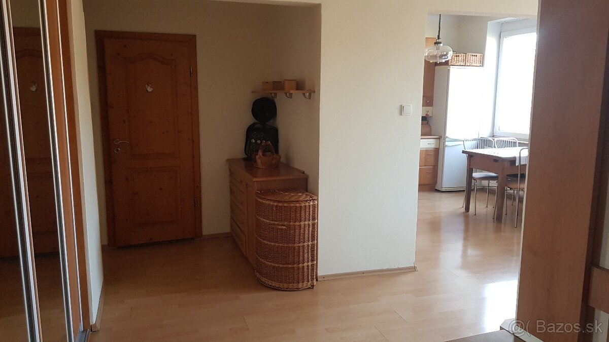 Prenájom 3i byt, 29. augusta, centrum, Banská Bystrica. - 4