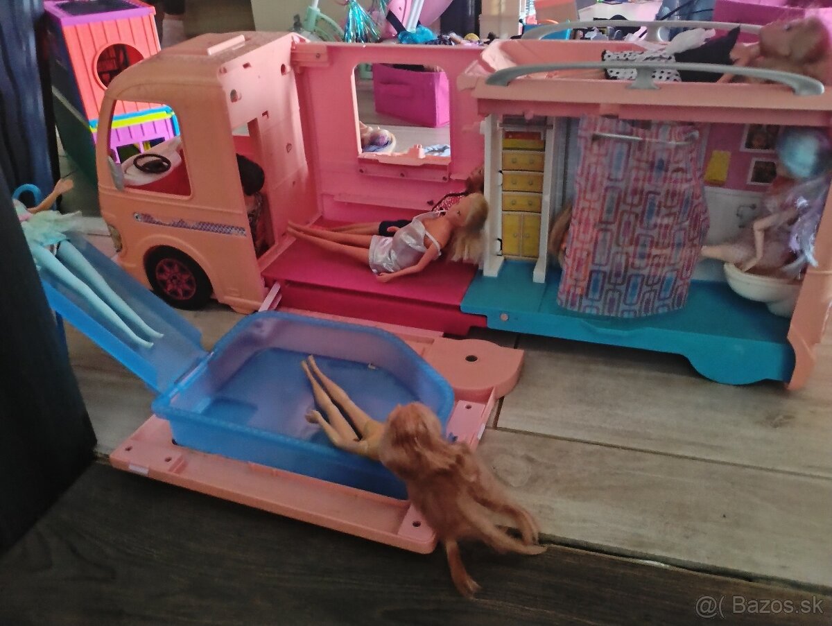 Barbie karavan+ auto + bábiky+ oblečenie - 4