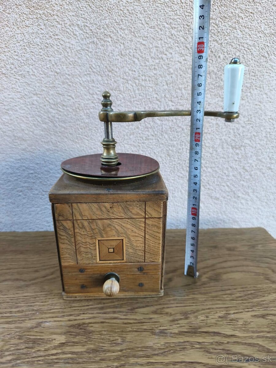 Veľké starožitné mlynčeky na kávu - 4