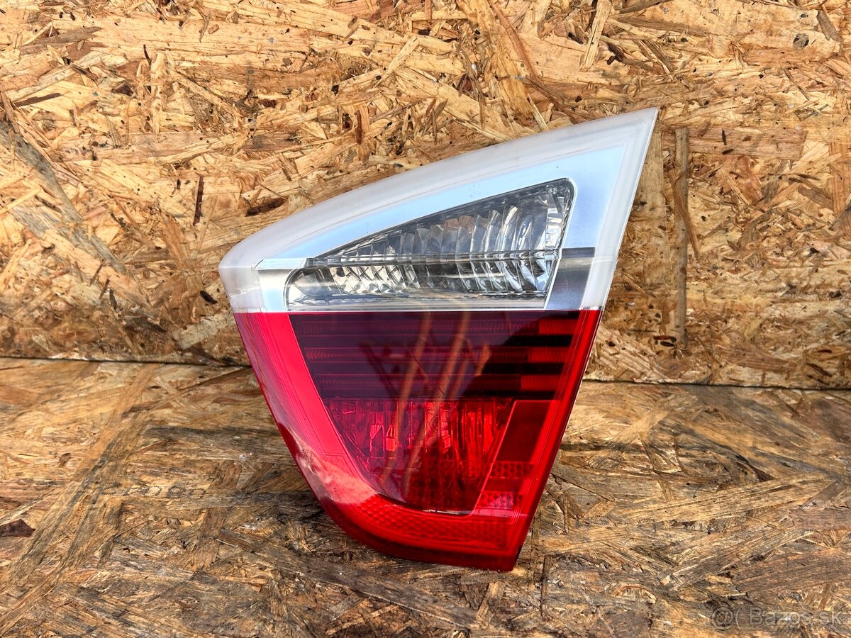 Zadné pravé svetlo BMW E90 (set) - 4