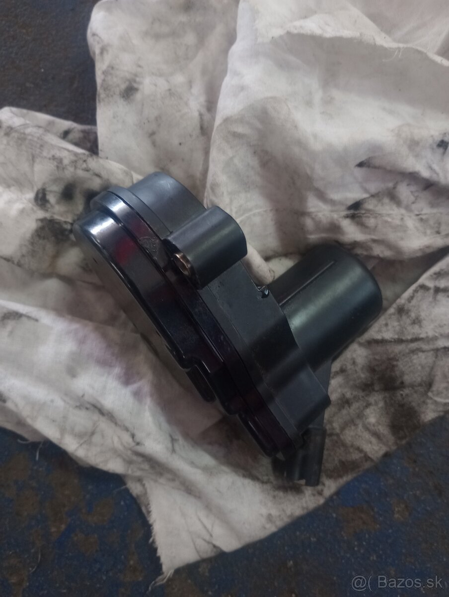 Motor rucnej brzdy Mazda CX5 - 4