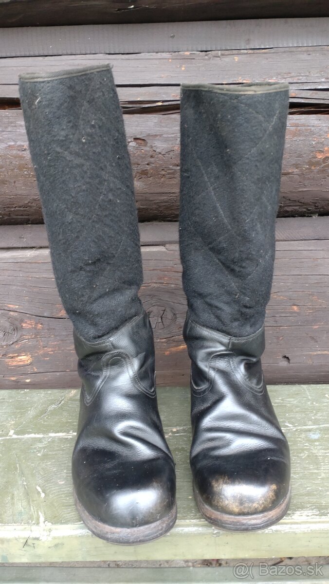 Vojenské čižmy, maska, uniforma ZNB - 4