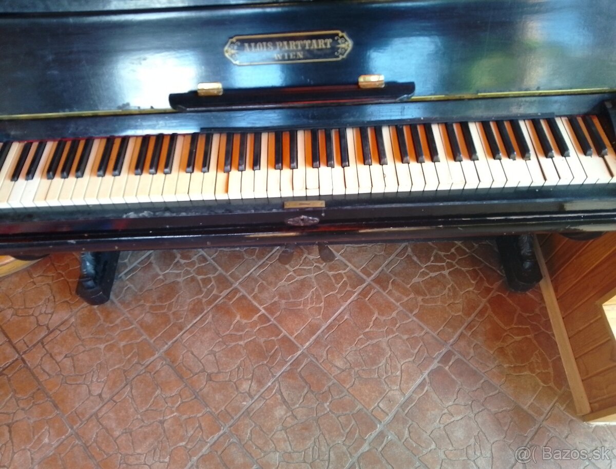 Klavír vhodný na celkovú renováciu - 4