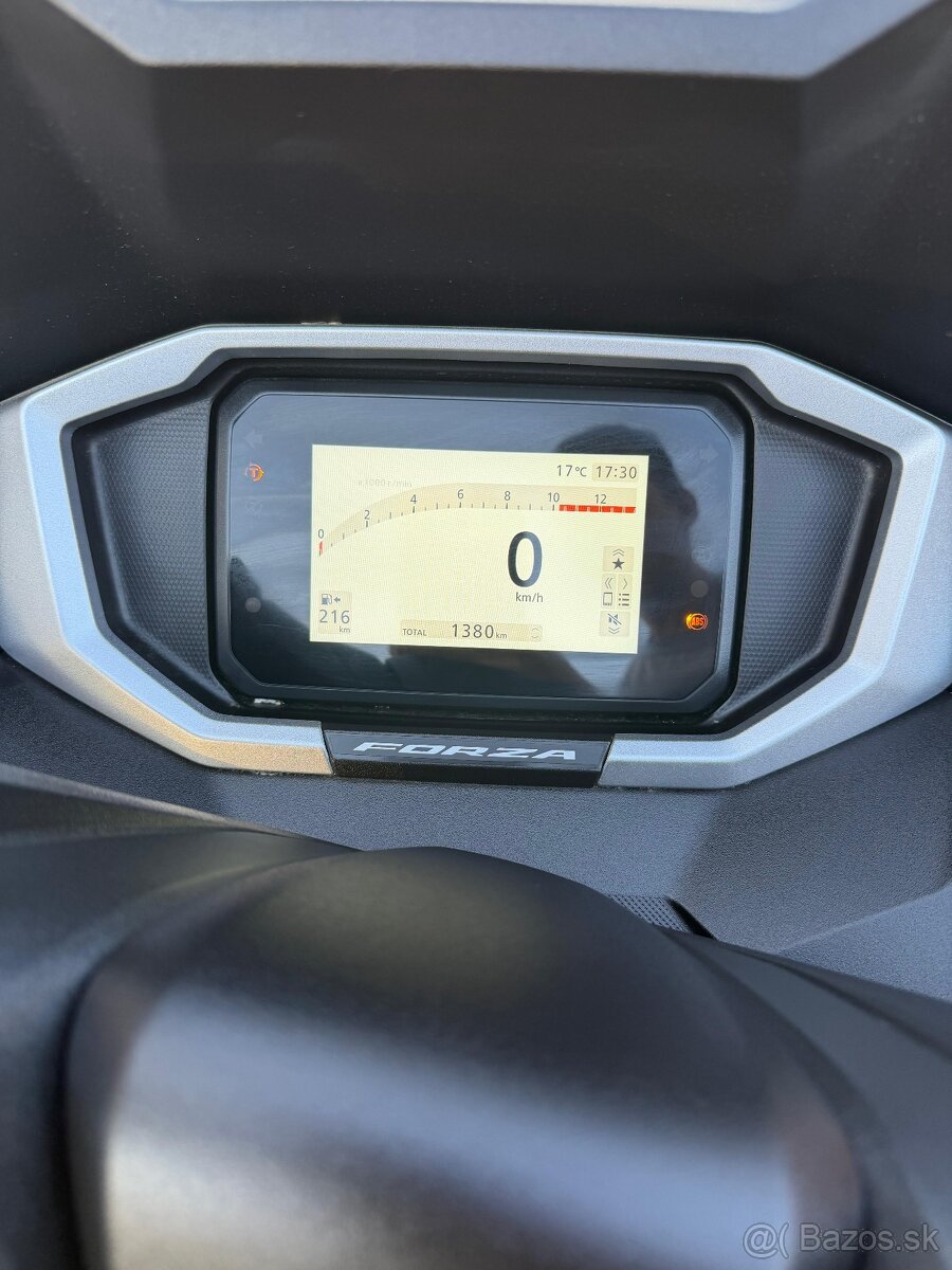 Predám Honda Forza 125 - 4