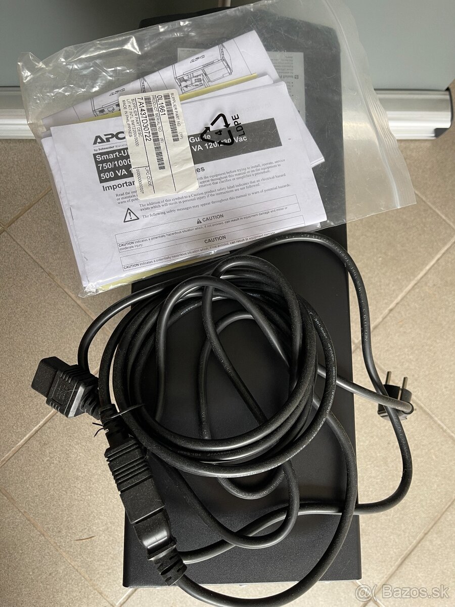 APC Smart-UPS SMT3000I (2700W) - 4