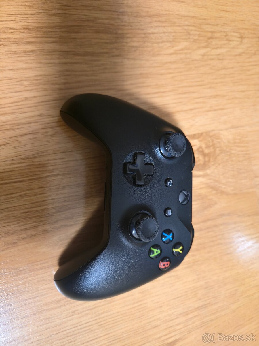 Xbox one x - 4