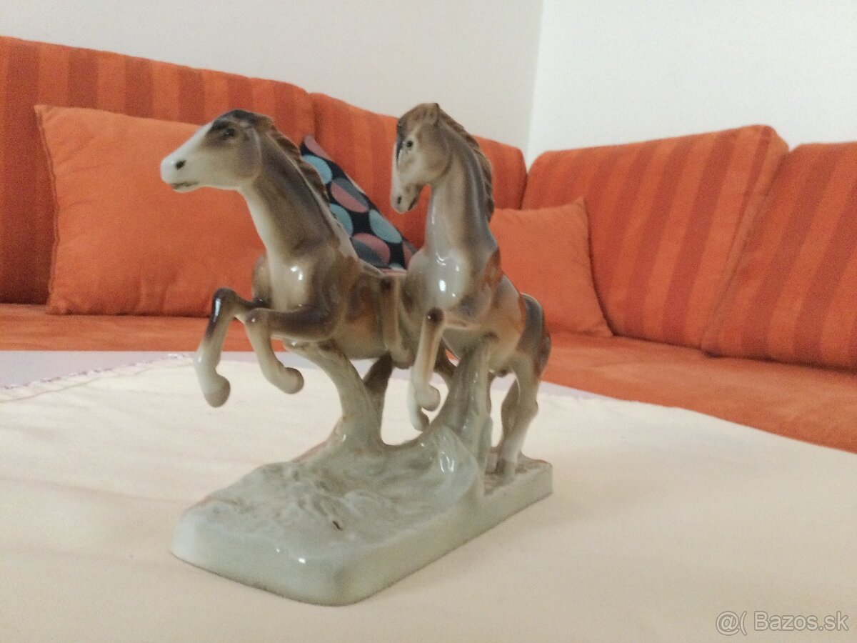 Soška Royal Dux - 4