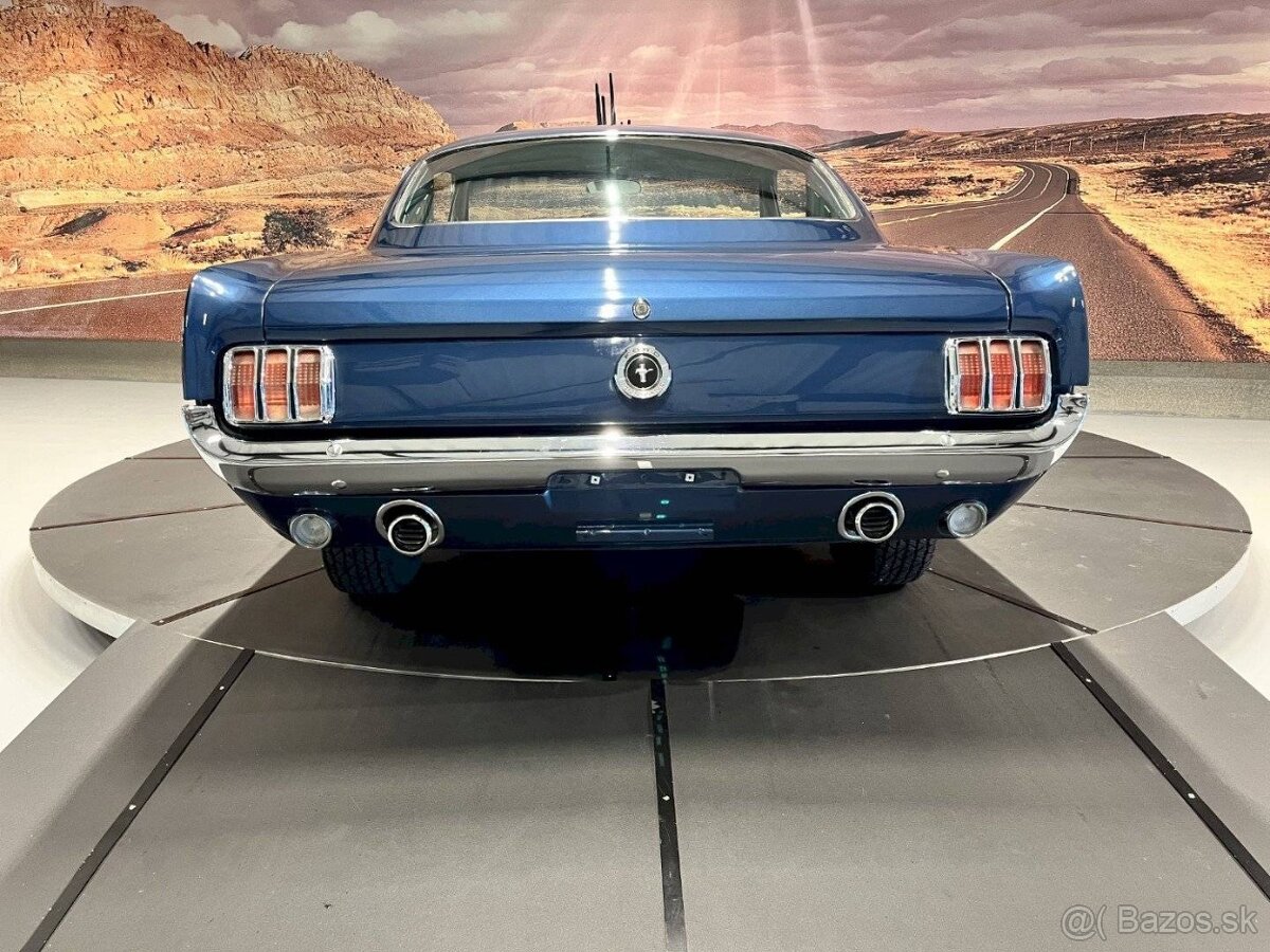 Ford Mustang Fastback K-Code High Performance z roku 1965 - 4
