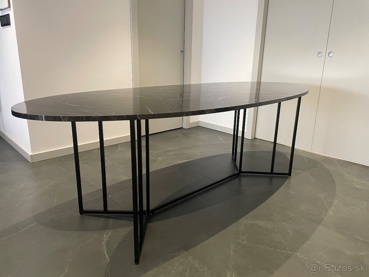 Jedálenský stôl - 4
