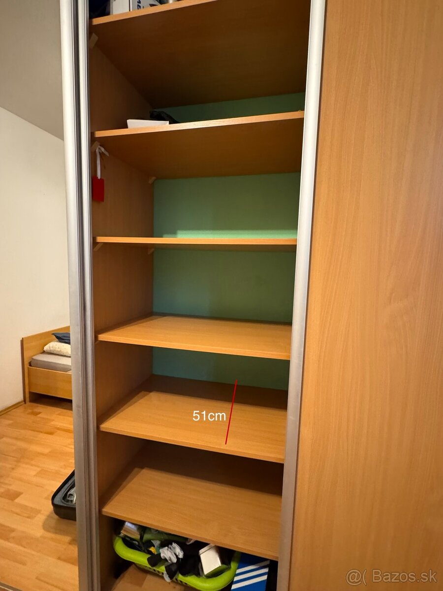 Vstavaná skriňa so zrkadlom - 4