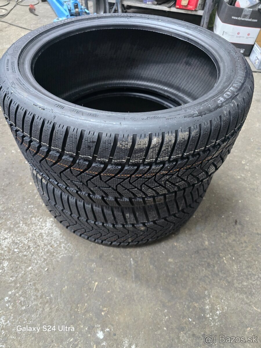 Dunlop winter sport 235/40 r18 1125 - 4