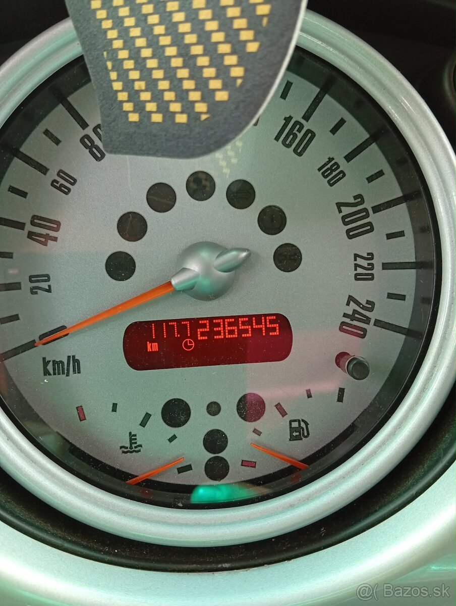 Predám mini cooper R50 - 4