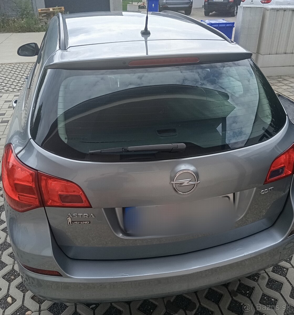 Opel Astra SPORTS TOURER - 4