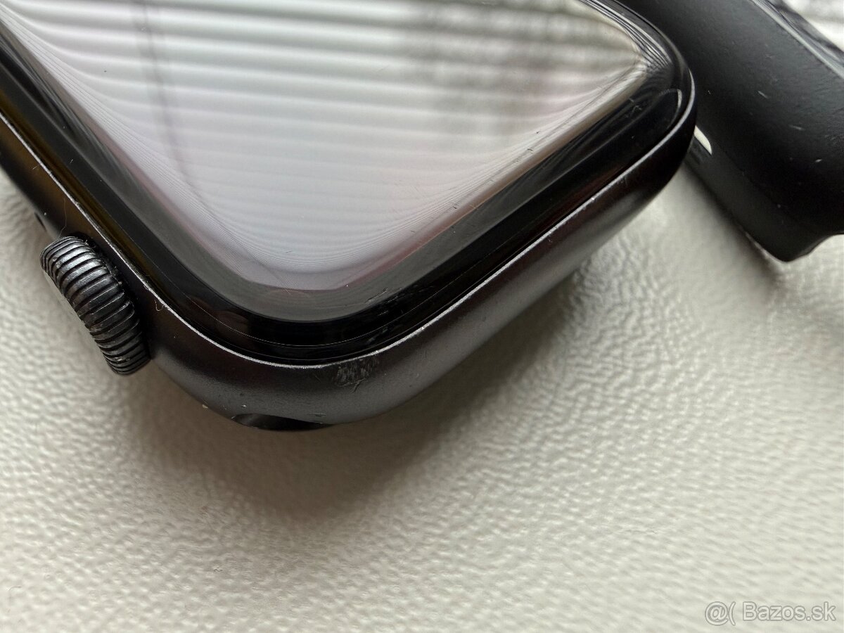 Apple Watch SE 2020 44mm Space Grey Aluminum Case - 4