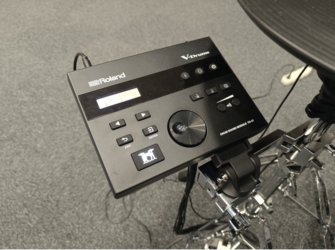 ROLAND VAD 103 Black - 4