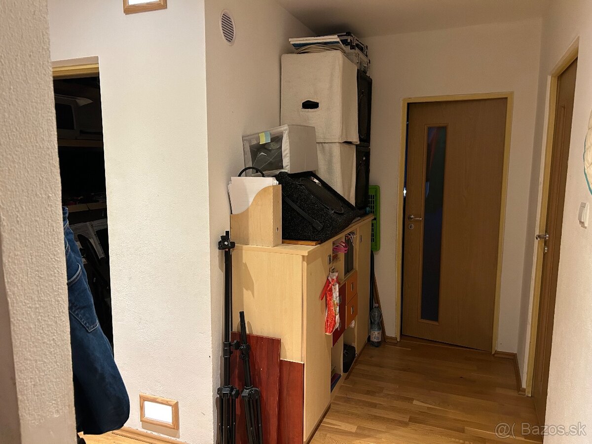 3-IZBOVÝ BYT S LOGGIOU V CENTRE RIMAVSKEJ SOBOTY - 4