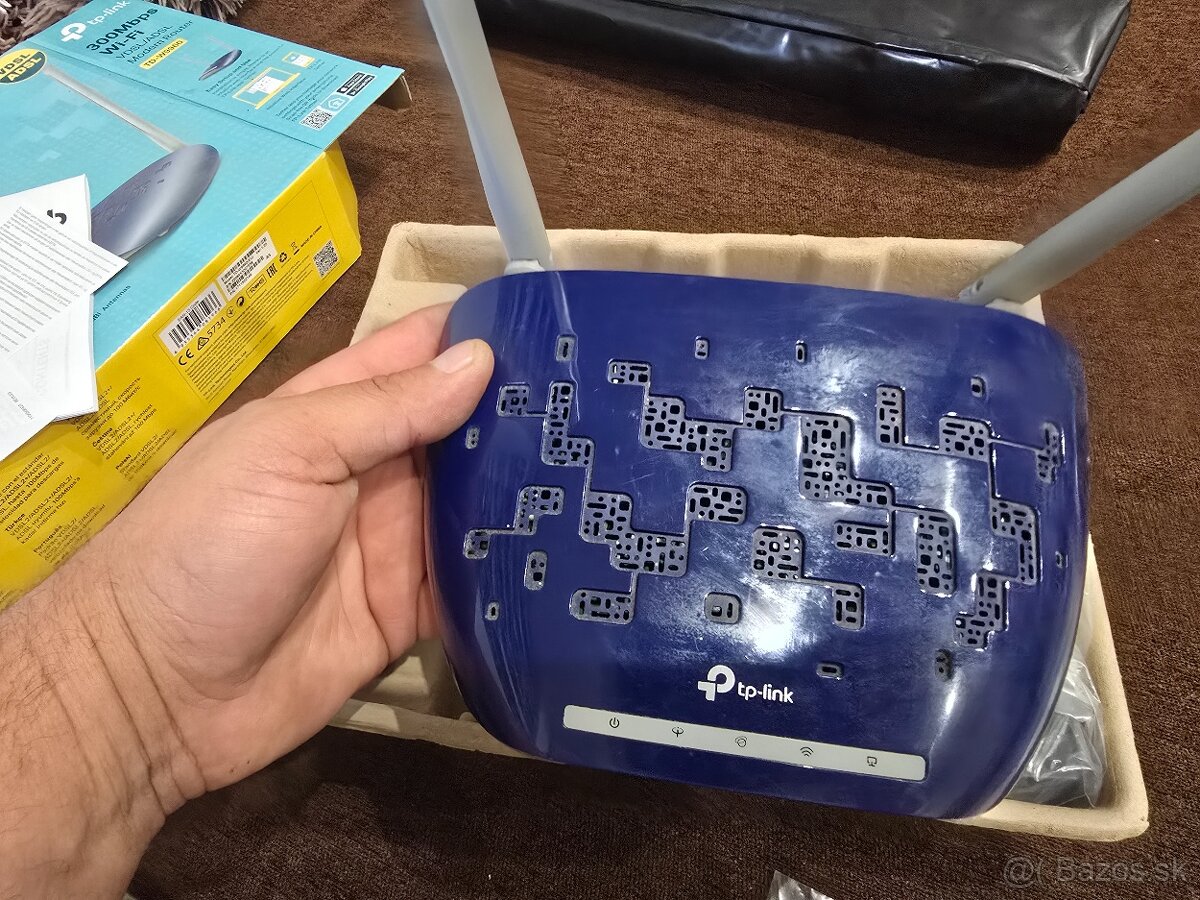 TP Link wifi router 25e - 4