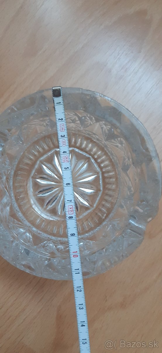 Popolník z brúseného skla - 4