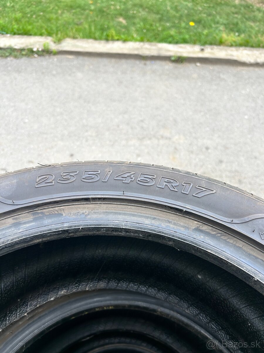 235/45r17 - 4