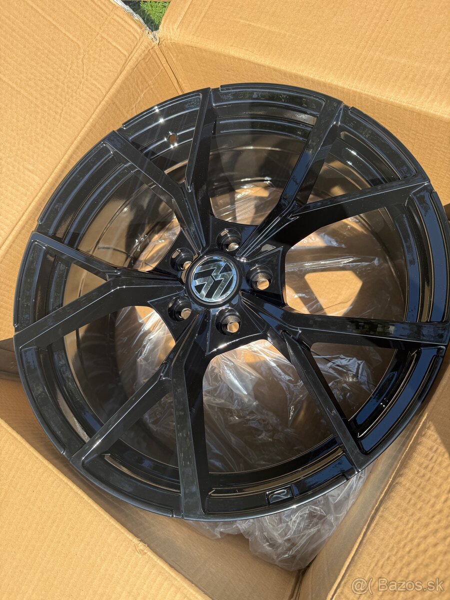 Disky R19 5x112 ET45 – Estoril style, čierny lesk - 4