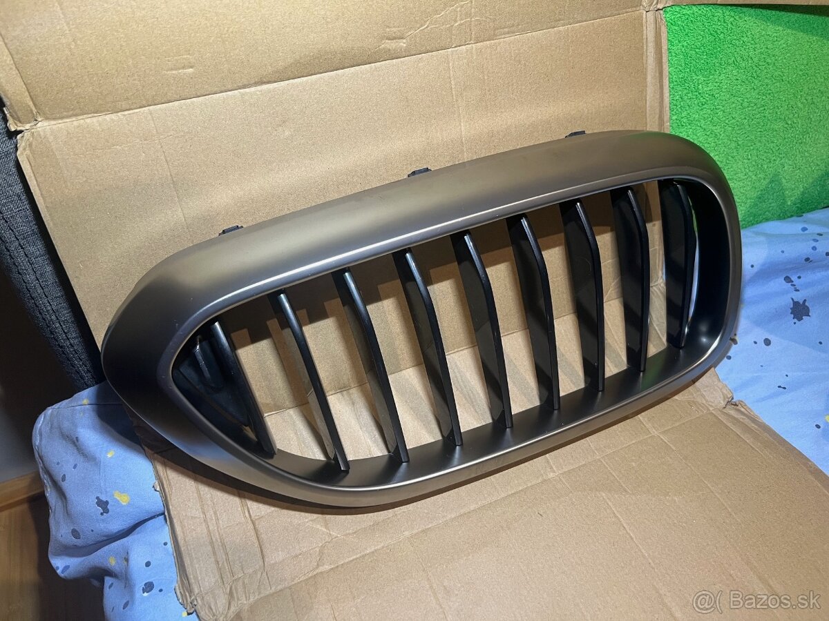 BMW G30 - mriežky / ľadvinky / grill - 4