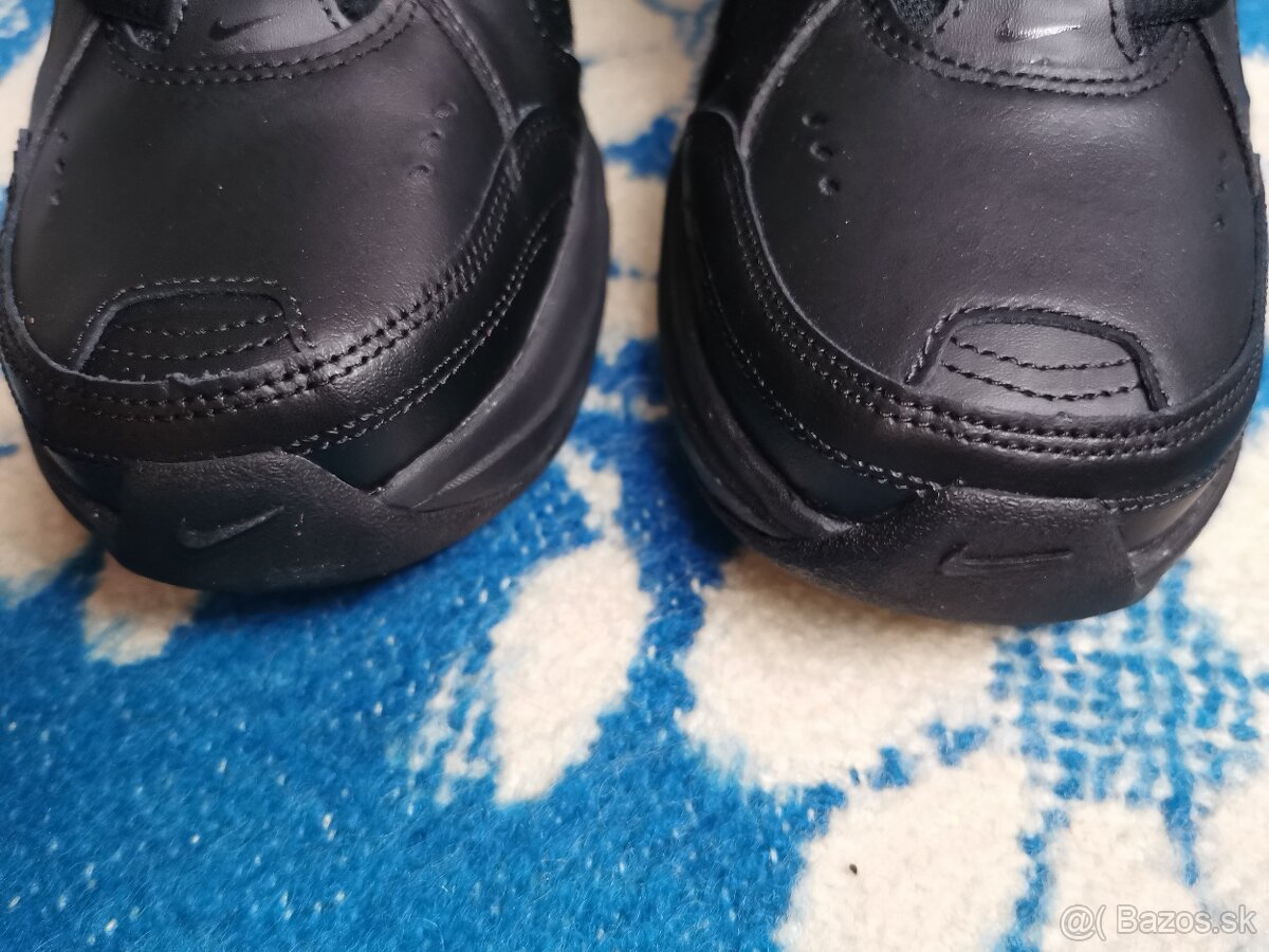 Nike Air Monarch - 4