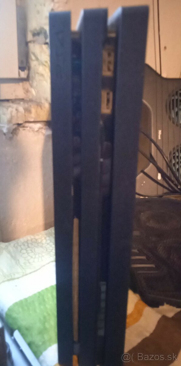 Predám PS 4pro 1tb - 4