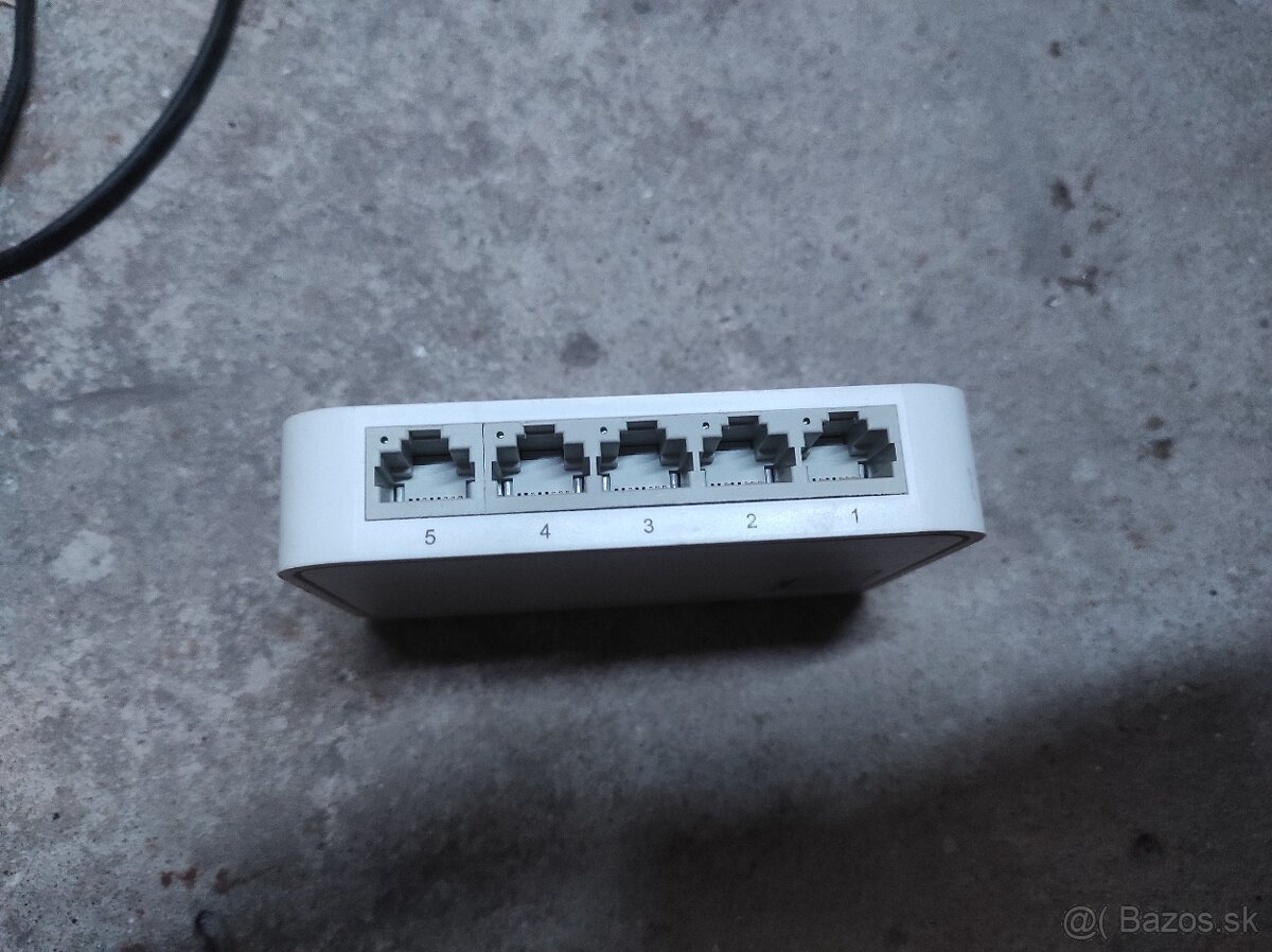 Rôzne veci - Korčule, Kompresory, switch, atď. - 4