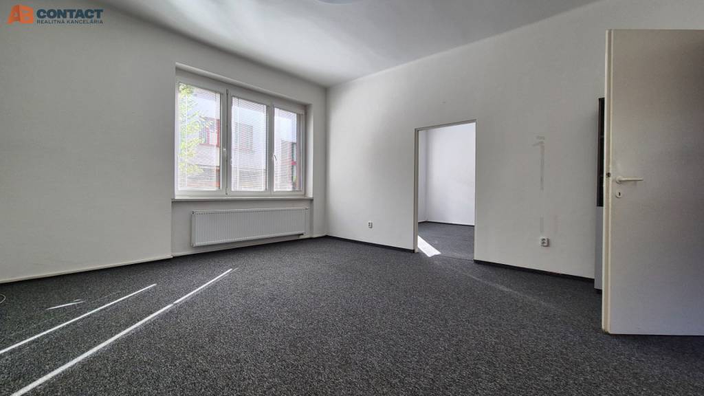 Nebytový priestor na prízemí mestského domu v centre na Kuku - 4