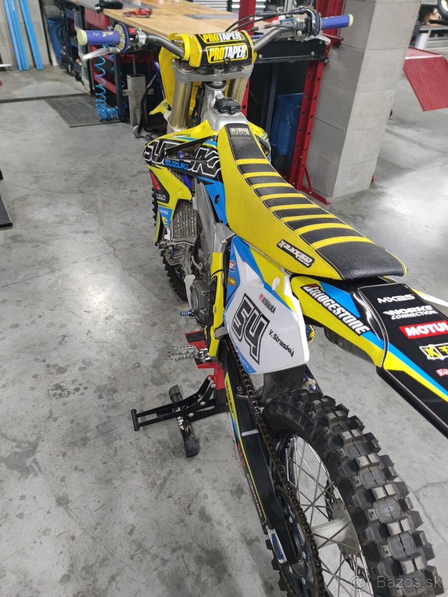 Suzuki RM-Z 450 vstrek - 4