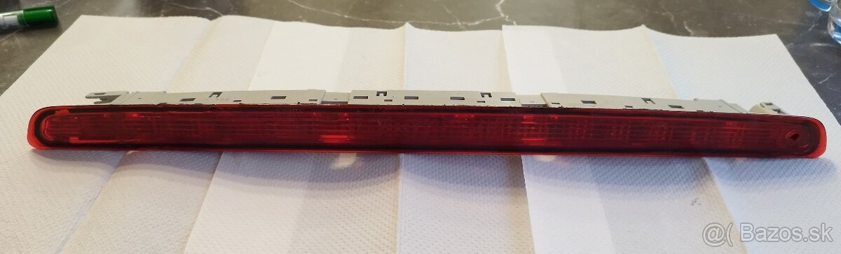 Škoda Octavia 3, Superb 3 - tretie LED brzdové svetlo. - 4