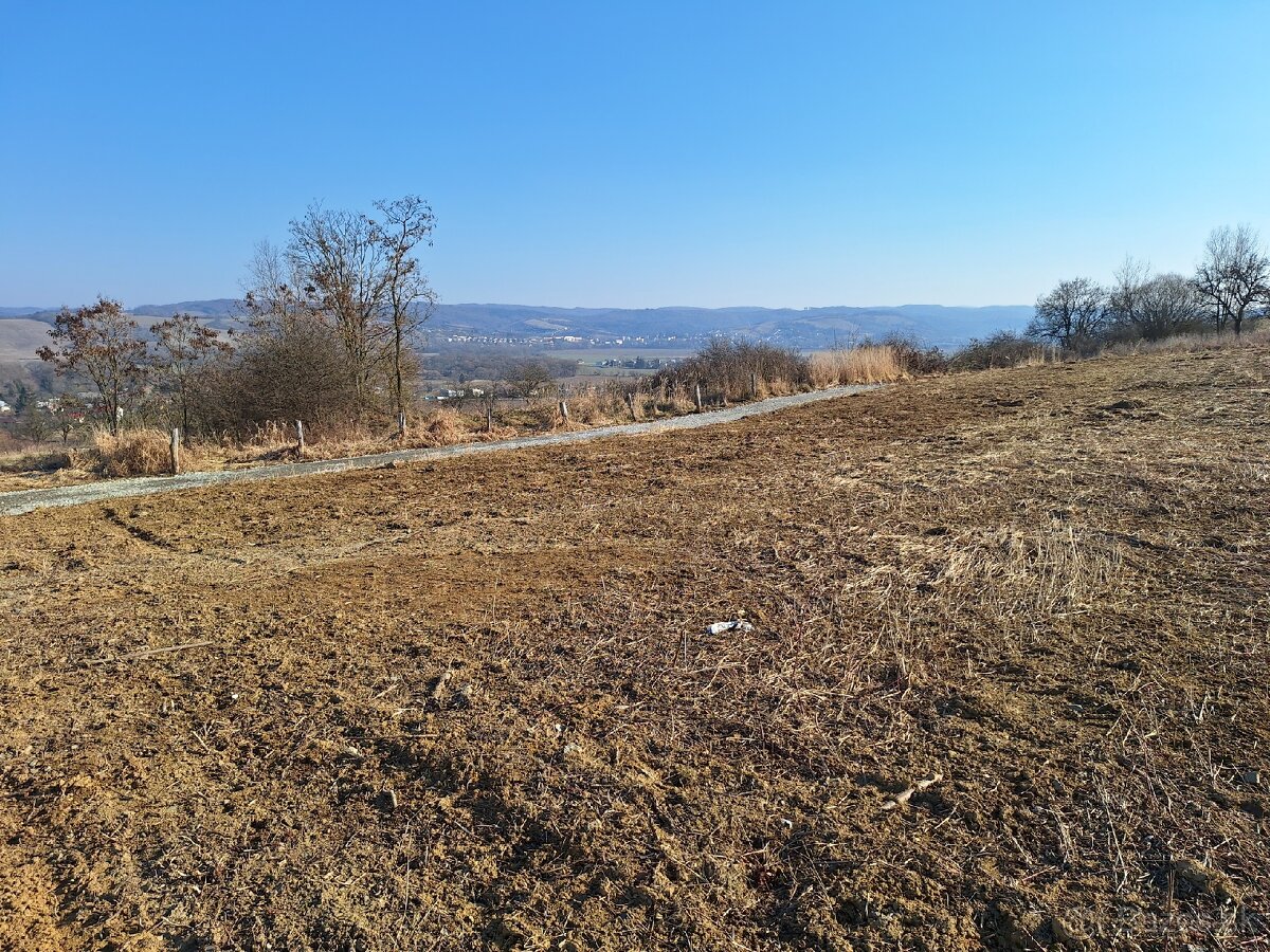 Pozemok Kalnište - 4