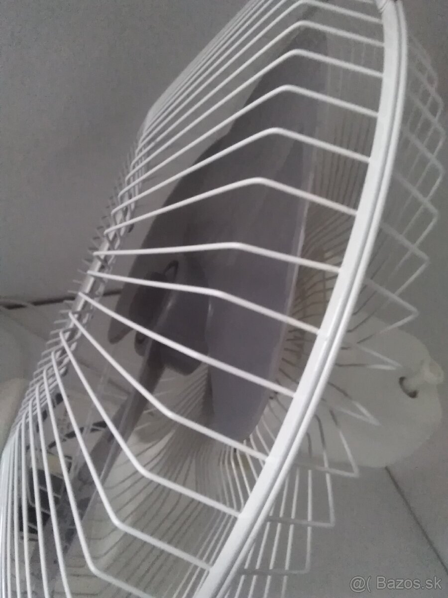 Predám ventilátor 40cm 50W automatické otáčanie. - 4