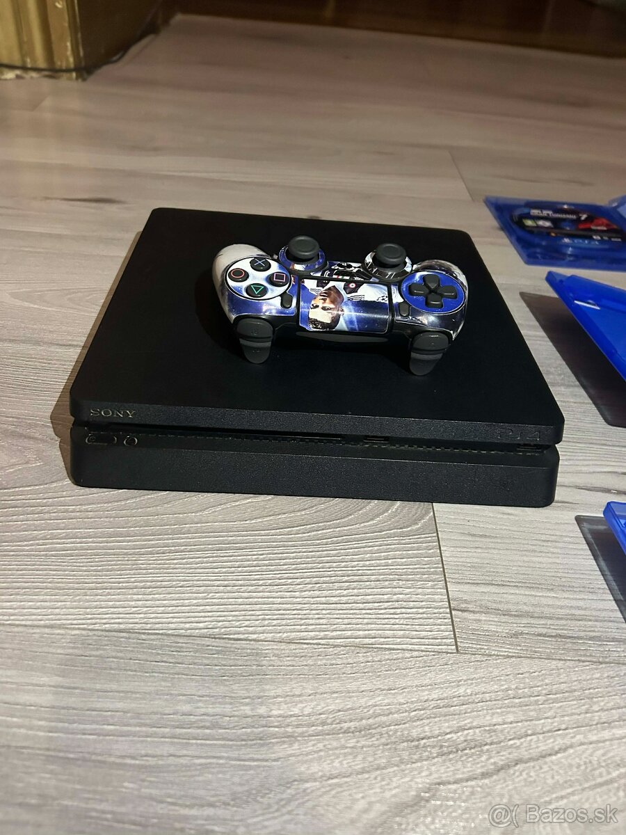 Predám pleistation 4 slim plno funkcni. - 4