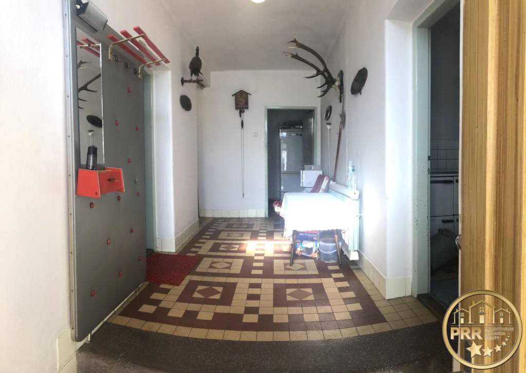 VÝBORNÁ CENA RD pri lese s pozemkom 1420m2 v Nitrici pri P - 4